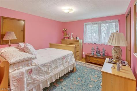 8402 Edge Lake Oval Northfield OH 44067