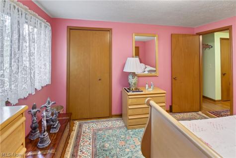 8402 Edge Lake Oval Northfield OH 44067