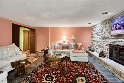 8402 Edge Lake Oval Northfield OH 44067