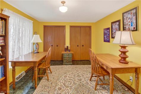 8402 Edge Lake Oval Northfield OH 44067