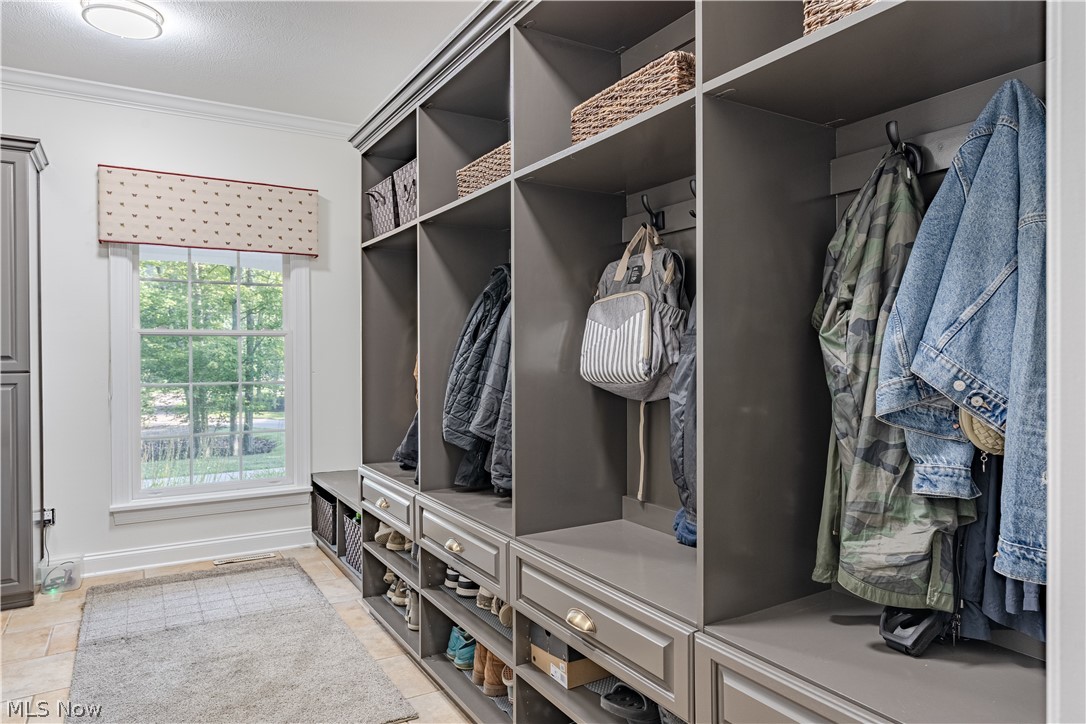 7775 Woodlands Trail Chesterland OH 44026
