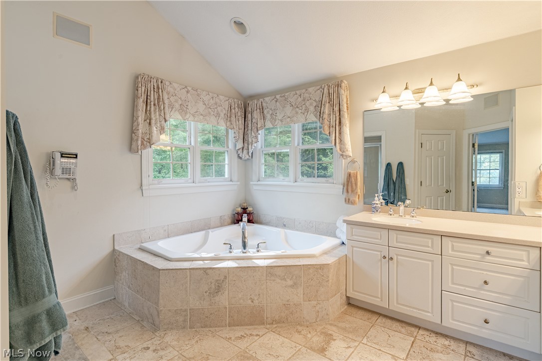 7775 Woodlands Trail Chesterland OH 44026
