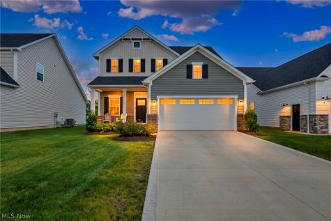 5394 Hawks Nest Circle Sheffield Lake OH 44054