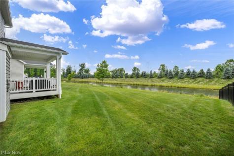 5394 Hawks Nest Circle Sheffield Lake OH 44054