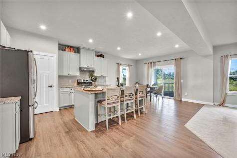 5394 Hawks Nest Circle Sheffield Lake OH 44054