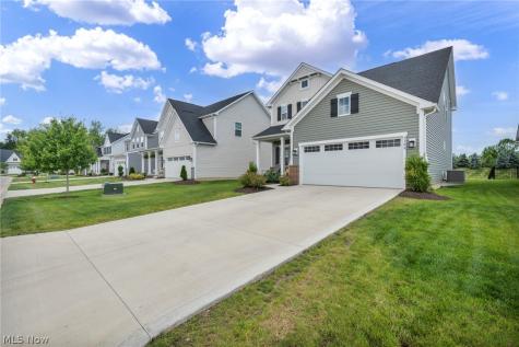 5394 Hawks Nest Circle Sheffield Lake OH 44054