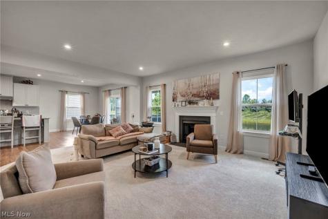 5394 Hawks Nest Circle Sheffield Lake OH 44054