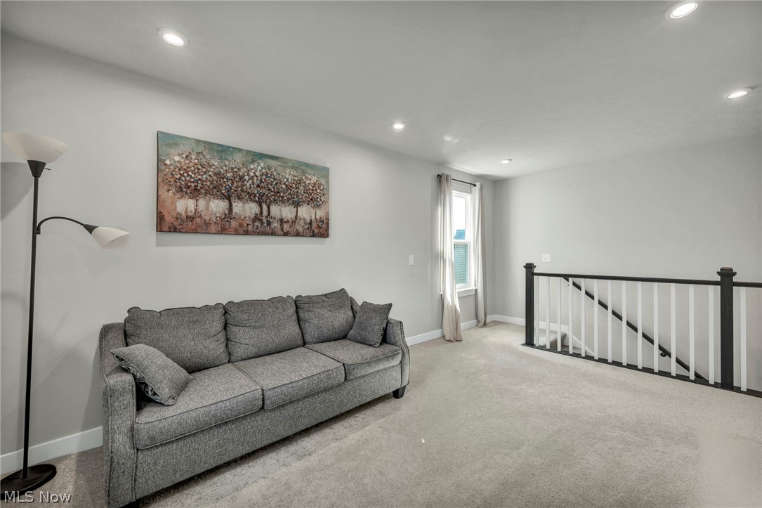 5394 Hawks Nest Circle Sheffield Lake OH 44054