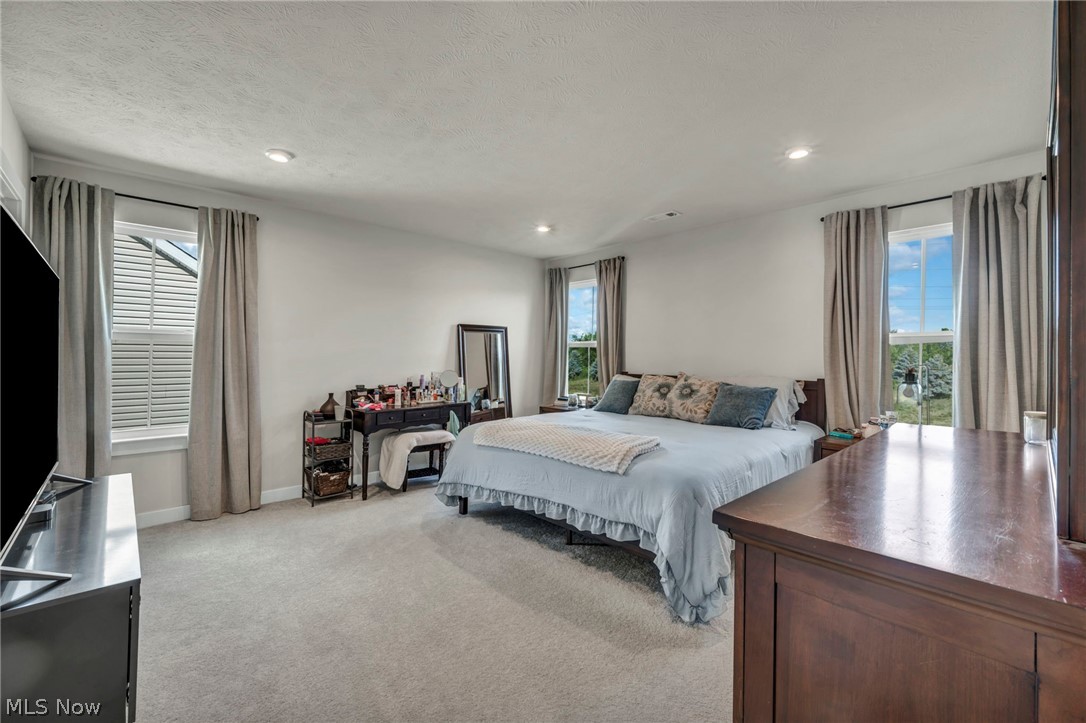 5394 Hawks Nest Circle Sheffield Lake OH 44054