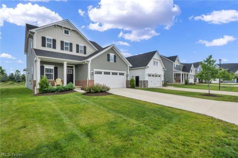 5394 Hawks Nest Circle Sheffield Lake OH 44054