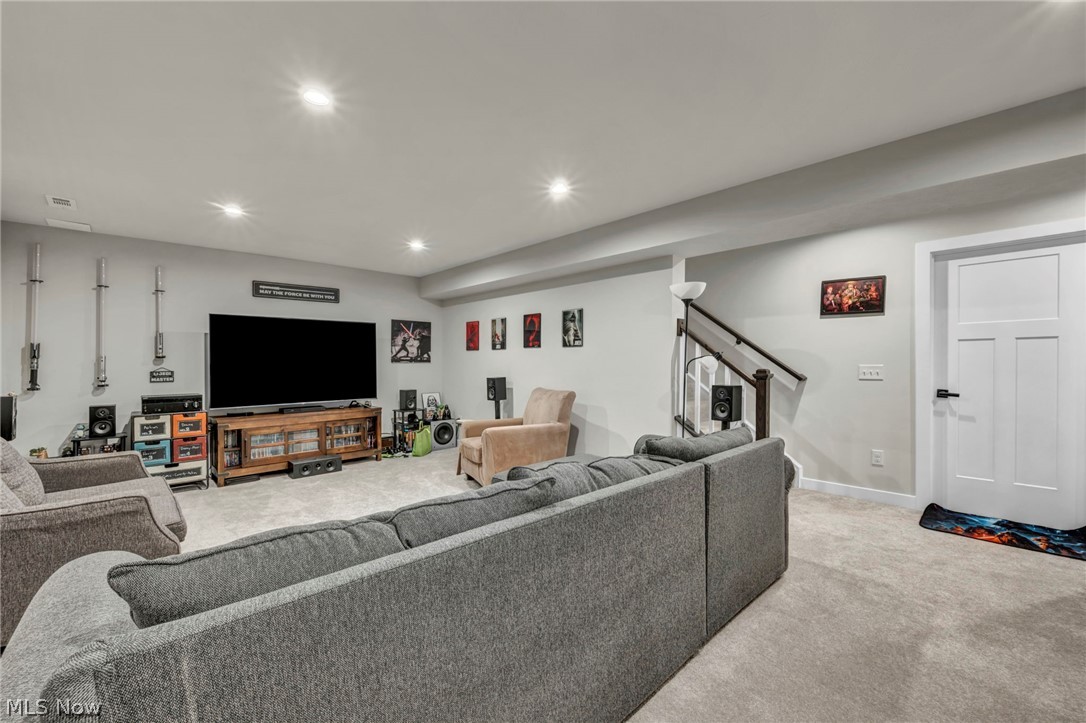 5394 Hawks Nest Circle Sheffield Lake OH 44054