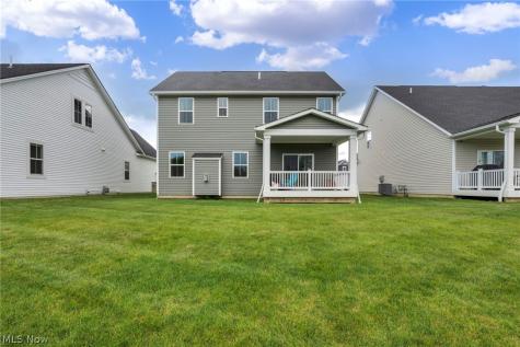 5394 Hawks Nest Circle Sheffield Lake OH 44054