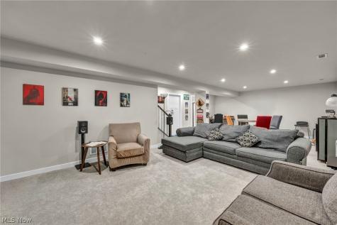 5394 Hawks Nest Circle Sheffield Lake OH 44054
