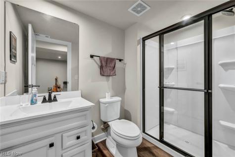 5394 Hawks Nest Circle Sheffield Lake OH 44054