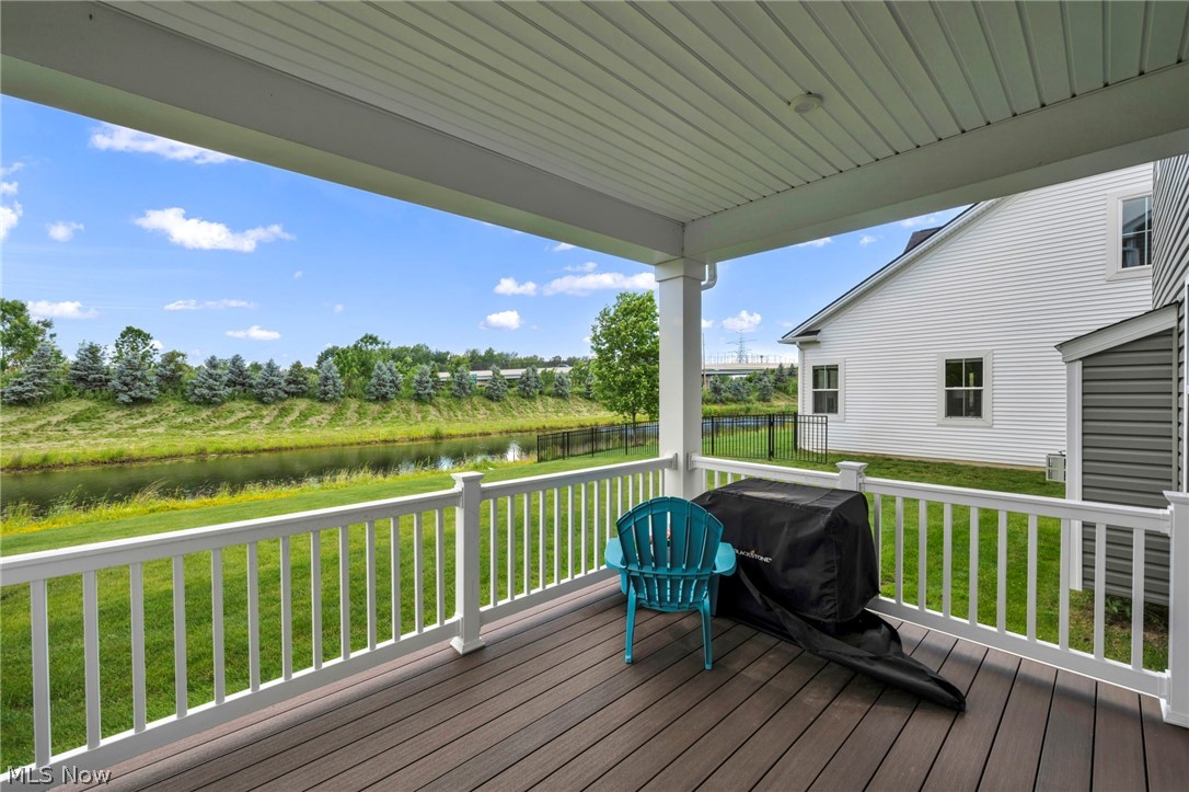 5394 Hawks Nest Circle Sheffield Lake OH 44054