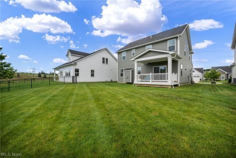 5394 Hawks Nest Circle Sheffield Lake OH 44054