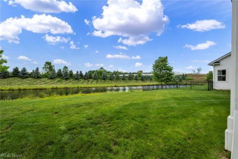 5394 Hawks Nest Circle Sheffield Lake OH 44054
