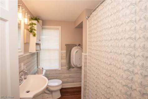 231 Birdwood Road Akron OH 44313
