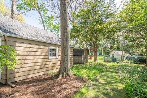 231 Birdwood Road Akron OH 44313
