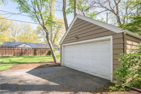 231 Birdwood Road Akron OH 44313