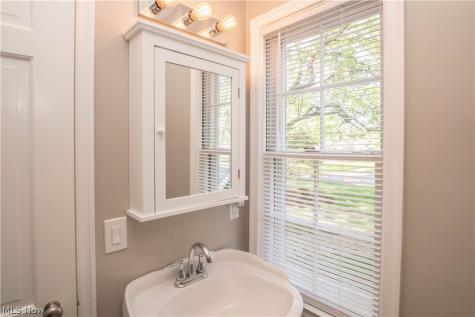 231 Birdwood Road Akron OH 44313