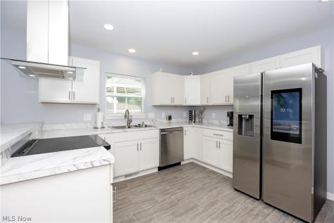 723 Apple Blossom Lane Orrville OH 44667