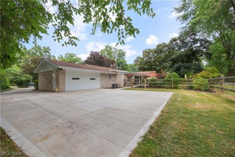10500 Laurel Lane Brecksville OH 44141