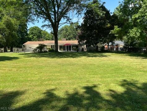 10500 Laurel Lane Brecksville OH 44141