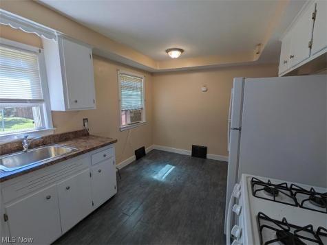 24900 Zeman Avenue Euclid OH 44123