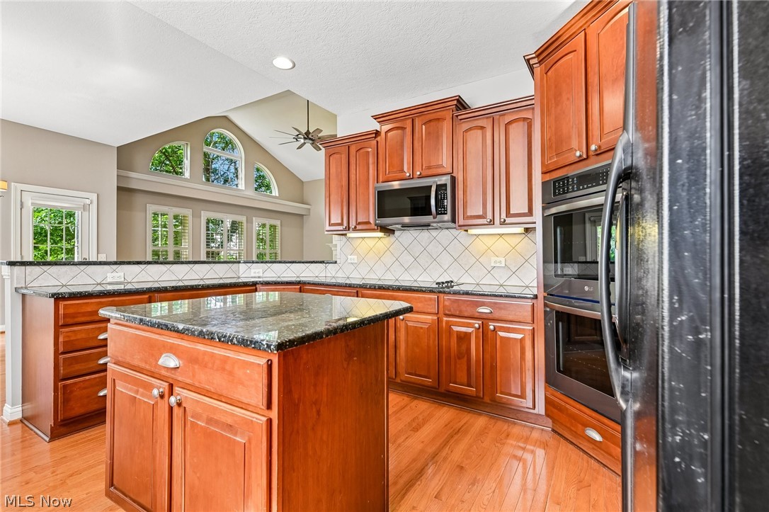 36305 Montrose Way Avon OH 44011