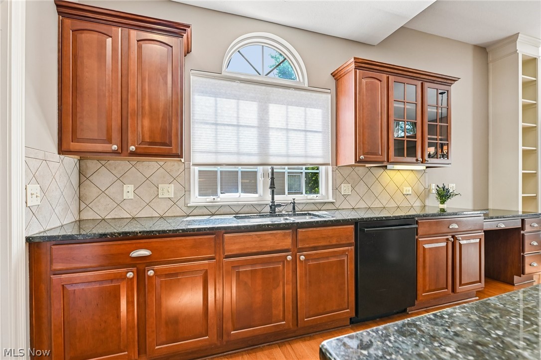 36305 Montrose Way Avon OH 44011
