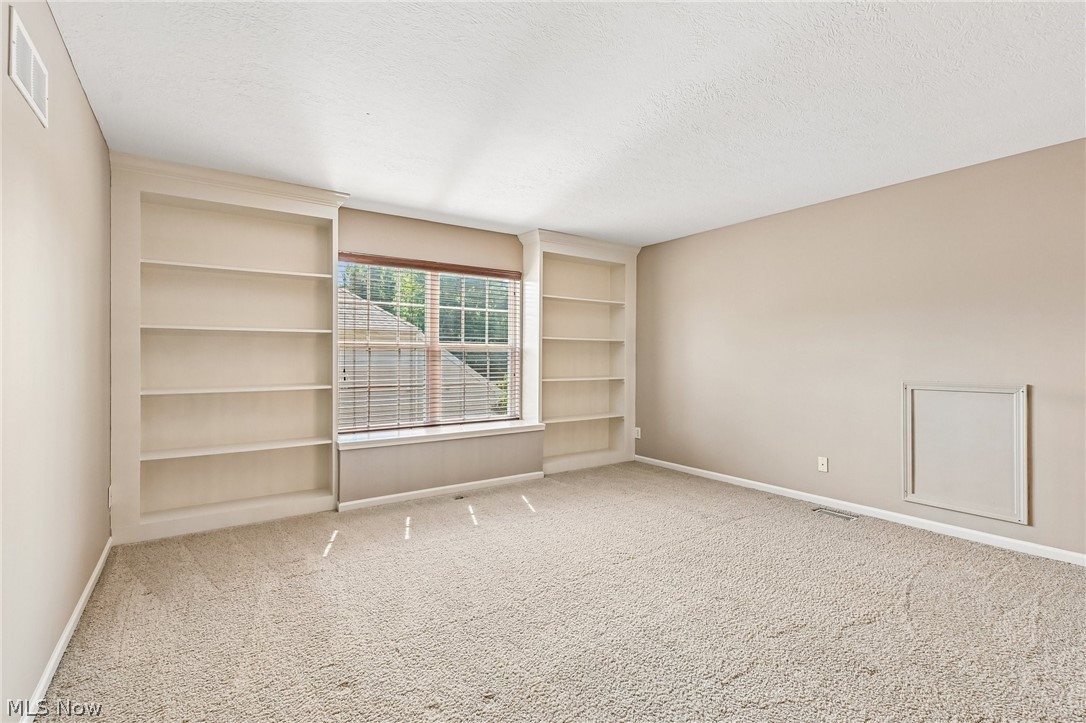 36305 Montrose Way Avon OH 44011