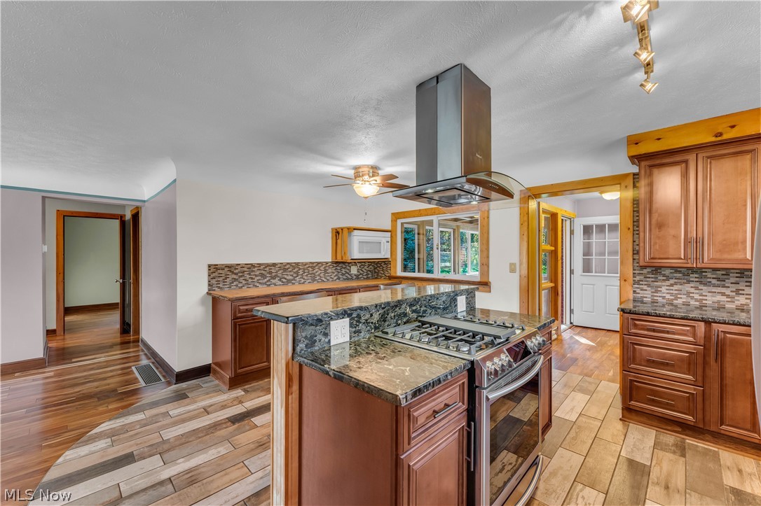 8633 Kinsman Road Novelty OH 44072