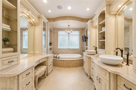 331 Timberidge Trail Gates Mills OH 44040