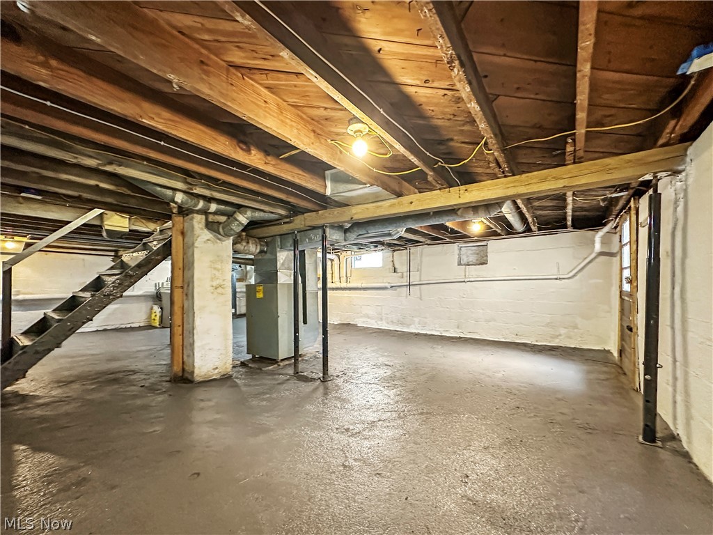 613 N Raccoon Road Austintown OH 44515