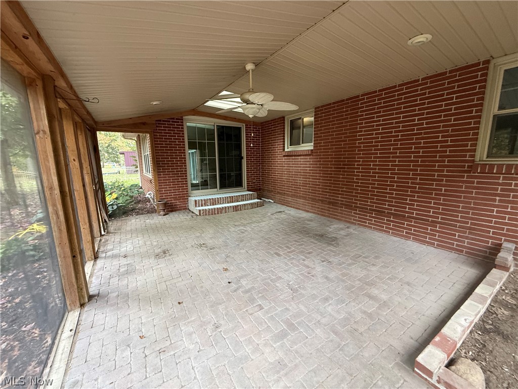 1998 Roberts Lane NE Warren OH 44483