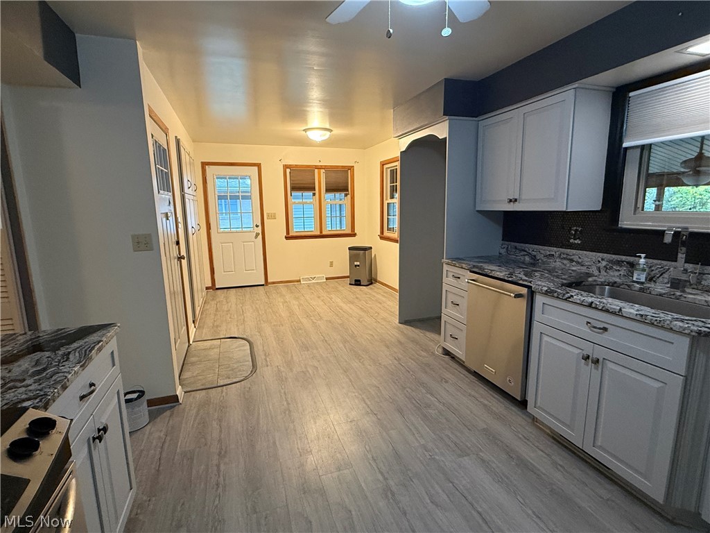 1998 Roberts Lane NE Warren OH 44483