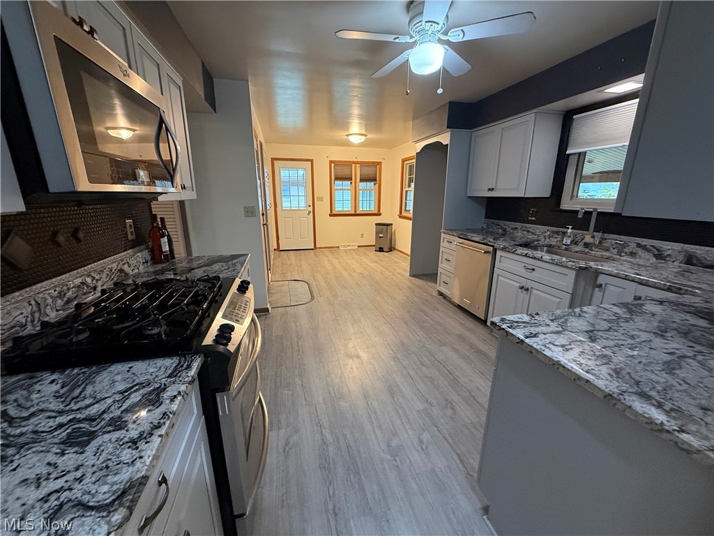 1998 Roberts Lane NE Warren OH 44483