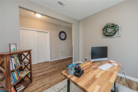 162 Kensington Way Elyria OH 44035