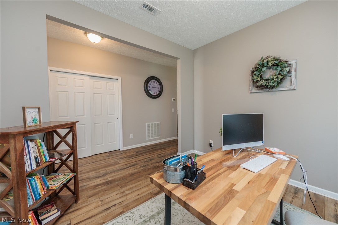 162 Kensington Way Elyria OH 44035