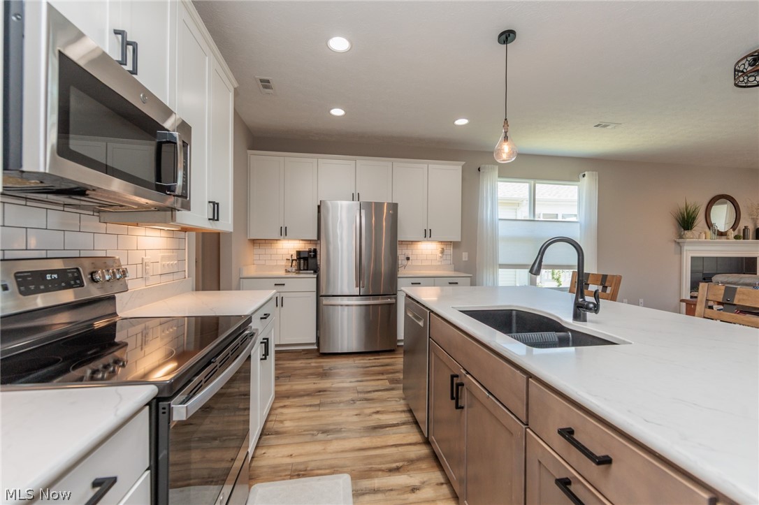 162 Kensington Way Elyria OH 44035