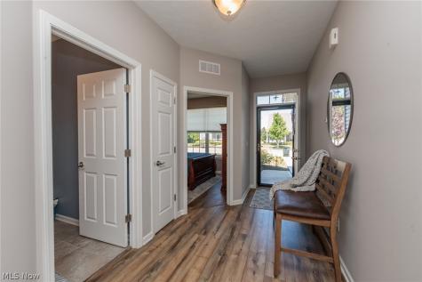 162 Kensington Way Elyria OH 44035