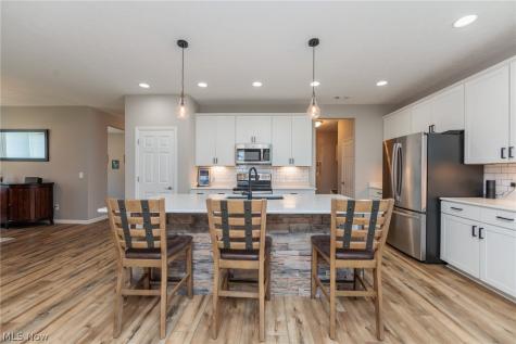 162 Kensington Way Elyria OH 44035