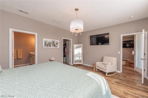 162 Kensington Way Elyria OH 44035