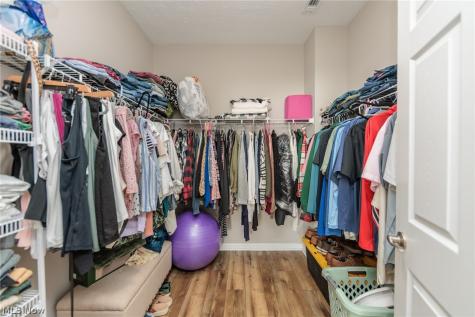 162 Kensington Way Elyria OH 44035