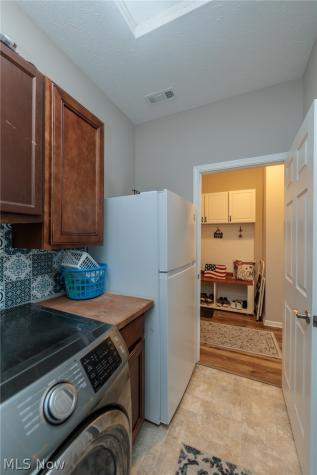 162 Kensington Way Elyria OH 44035