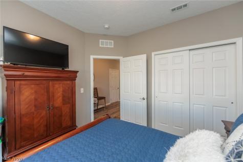 162 Kensington Way Elyria OH 44035