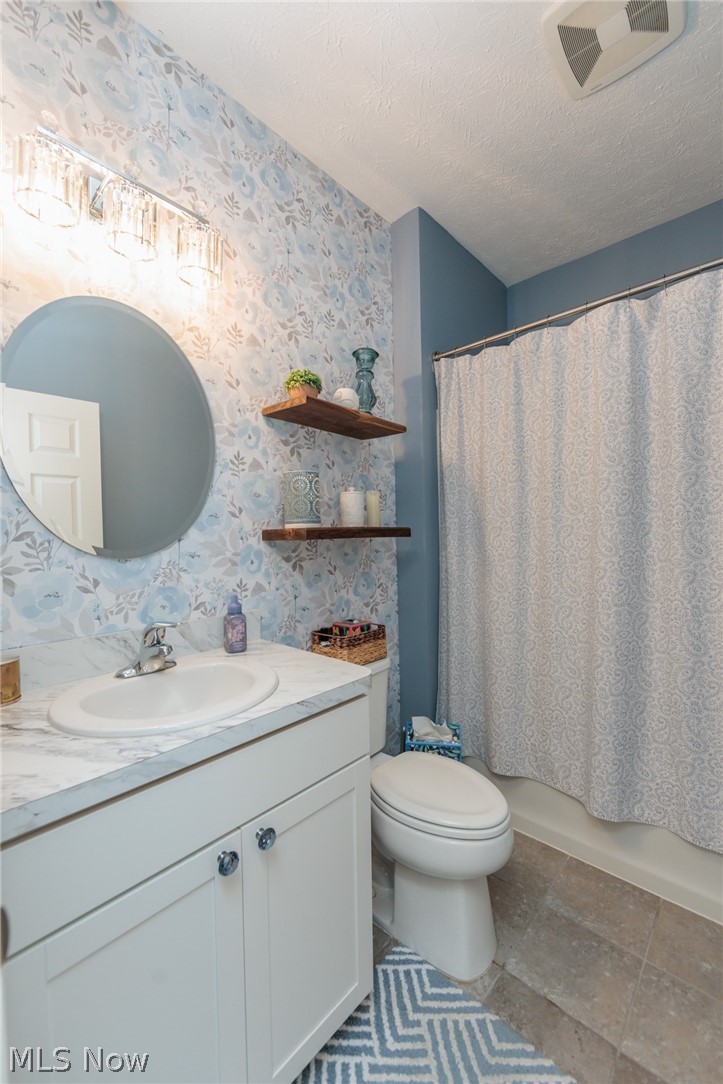 162 Kensington Way Elyria OH 44035
