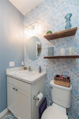 162 Kensington Way Elyria OH 44035