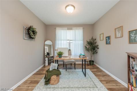 162 Kensington Way Elyria OH 44035